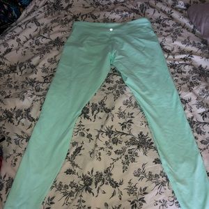 Lululemon Wunder Under Leggings!